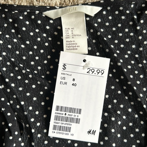 HM V-Neck Ruched Blouse - Picture 5 of 5